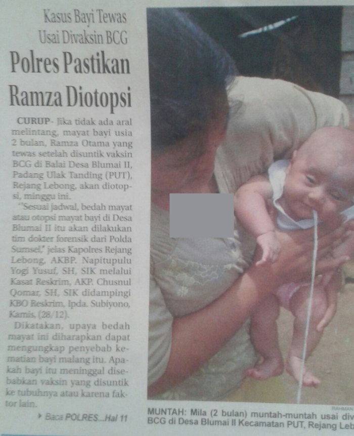 Foto Koran Harian Rakyat Bengkulu saat menampilkan gambar seorang bayi muntah setelah divaksin BCG di Rejang Lebong, Bengkulu. (sumber : Rakyat Bengkulu (29 /12)