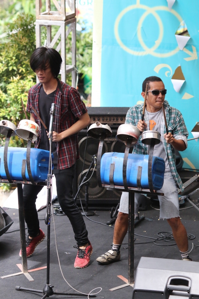 Selalu mengguncang panggung. Sumber: https://batutarapercussion.wordpress.com/