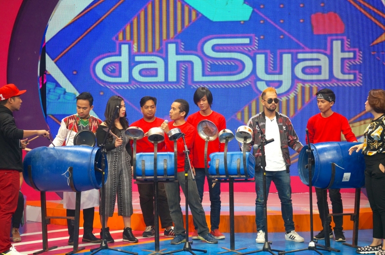 Membuat artis artis stasiun televisi menjadi sangat penasaran! Sumber: https://batutarapercussion.wordpress.com/