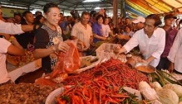 Presiden Jokowi Blusukan Di Salah Satu Pasar Rakyat Di Jakarta I Tempo.Co
