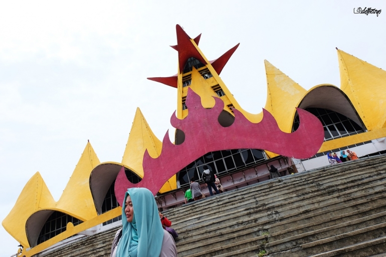 mengabadikan moment di menara siger/ dethazyo