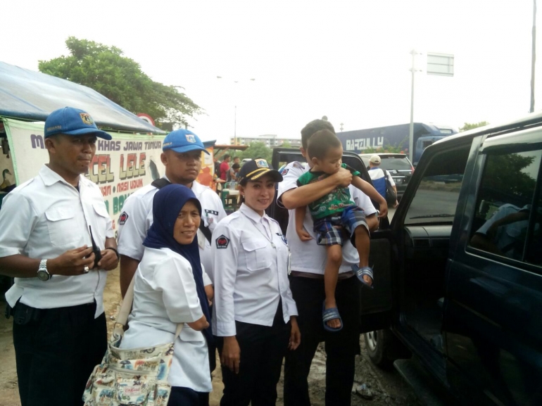 Pelayanan menuju PSAA Balita Tunas Bangsa|Sumber: Dinsos Jakarta