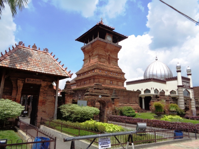 Menara Kudus, Masjid Al Manar dan Makam Sunan Kudus