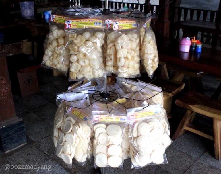 Aneka kerupuk (Foto GANENDRA)