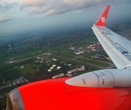 Ket foto : akhirnya kami take off dari Soekarno Hatta pukul 18.15