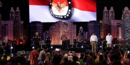 KOMPAS.com / KRISTIANTO PURNOMO Pasangan calon gubernur dan wakil gubernur DKI Jakarta 2017 saat debat. 