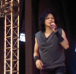Armand Maulana saat tampil di Jakarta Rockin Land (dok. pribadi)