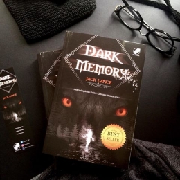 Dark Memory edisi bahasa Indonesia, diterbitkan oleh Bhuana Ilmu Populer (dok. Instagram Bhuana Ilmu Populer) 