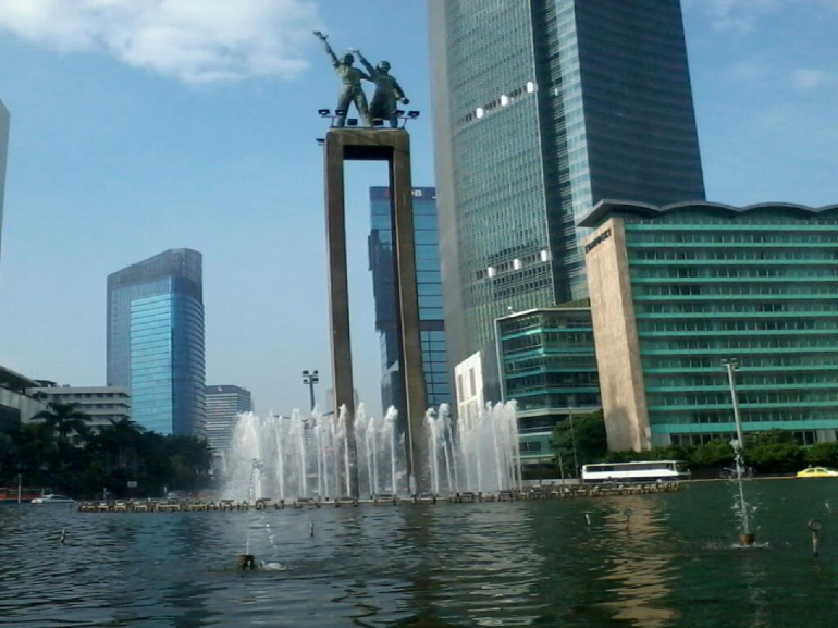  Bundaran HI dengan patung selamat datang, Jakarta keren milik semua golongan(dokumen pribadi)
