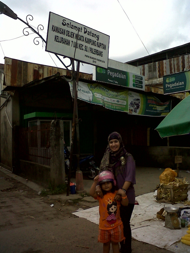 Lorong Masuk Rumah Kapitan Yang Ada Di Tengah Pasar (Dokumentasi Pribadi)