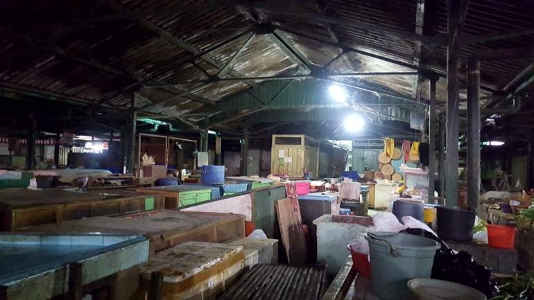 Suasana Pasar Klojen di Kota Malang sepi pada Sabtu (17/12/2016) pagi (dok. pribadi).