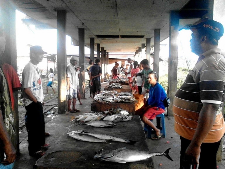 Pasar ikan Pulau Larat. Dokumentasi Kompasianer Wido