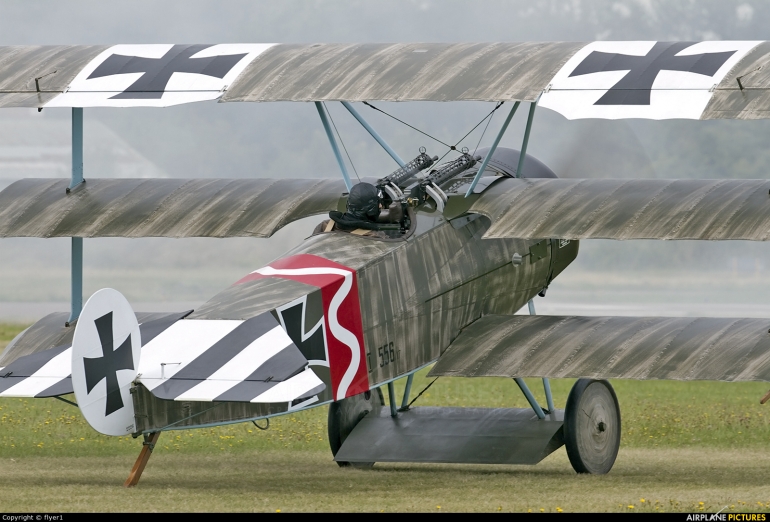 http://www.airplane-pictures.net/photo/640068/g-cdxr-private-fokker-dr1-triplane/