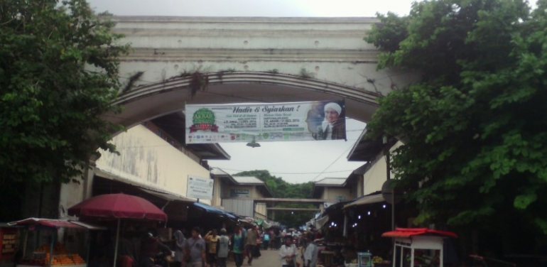 Gerbang Pasar Kanoman Cirebon 25 Januari 2017 (Foto: Dok Pri)