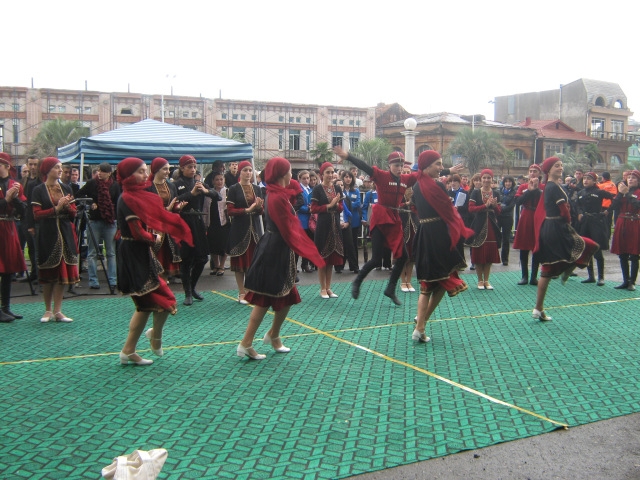 Atraksi tarian tradisional Georgia yang memukau