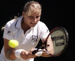 Mirjana Lucic-Baroni saat berlaga di Wimbledon tahun 1999. Sumber: Yahoo! Sports