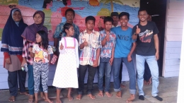 Siswa ABK beserta Pembina di Desa Radak Baru | dokpri
