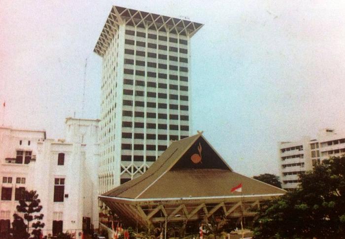 Gedung Kwarnas Gerakan Pramuka dengan auditorium yang terletak di bagian depan. (Foto: koleksi pribadi)