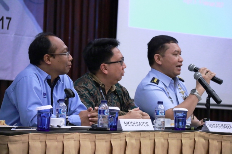 Kolonel Sharky sedang menjawab pertanyaan (sumber : BSN)