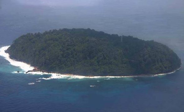 Pulau Rondo, salah satu pulau terluar di Indonesia yang berada di Kota Administrasi Kota Sabang Aceh (Sumber: bisniswisata.co.id)
