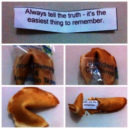 Fortune cookie atau kue keberuntungan. (Foto: BDHS)