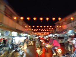 Suasana malam hari pada tahun baru Imlek di Kota Singkawang. Sumber: Koleksi Pribadi