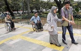 Trotoar ramah penyandang disabilitas di Jakarta. (Foto: suara.com)