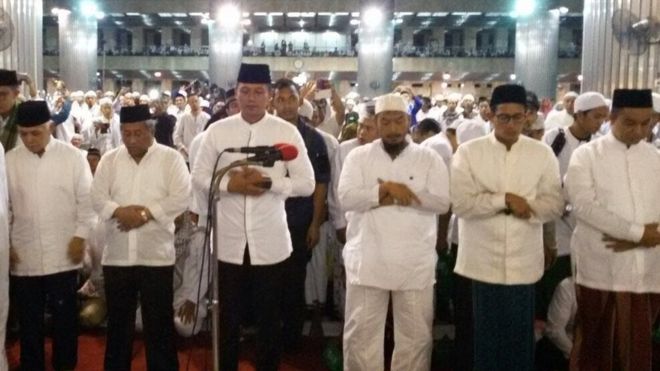 Doa bersama di Masjid Istiqlal: Tampak juga bekas Ketua Umum PAN dan Menko Perekonomian Hatta Radjasa, bekas Menteri Pendidikan M. Nuh -selain Agus Harimurti. Anies Baswedan dan Sandiaga Uno (ANDI SYAHPUTERA)