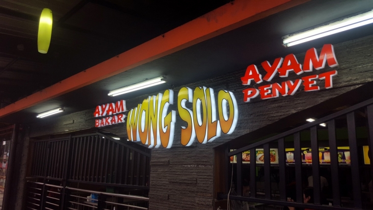 Jajan di Surabaya, Menyantap Ayam Goreng yang Lezat di Dekat Kantor Bu