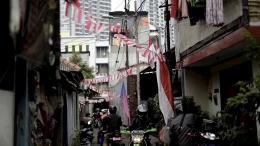 Dengan tingkat kepadatang 15.328 jiwa per km2, Jakarta menghadapi problem perumahan yang akut| sumber : print.kompas.com