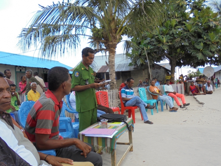 Suasana dalam Rapat Negeri di desa Lamdesar Barat, Pulau Larat (Dok. Istimewa)