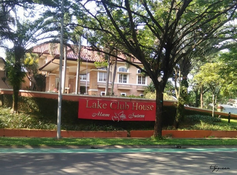 Lake Club House, dok pribadi-tutyqueen