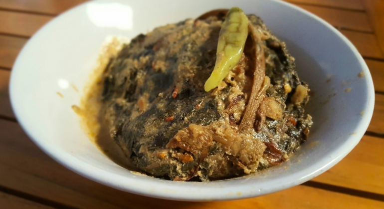 Buntil dari daun keladi. Hidangan sederhana, tapi sangat nikmat (dok. pribadi).