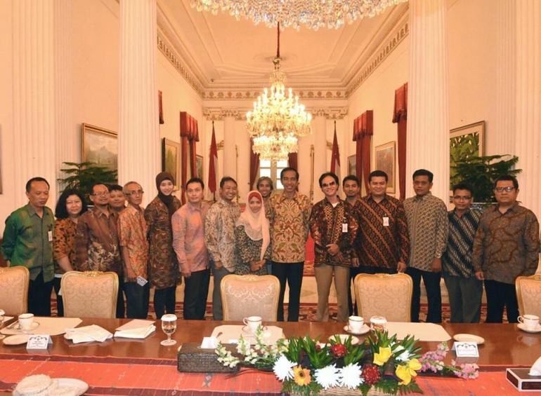 Alifurrahman, Founder seaword.com, saat diundang ke istana oleh Presiden Jokowi. Foto diambil dari akun facebok milik Alifurrahman S. Asyari.