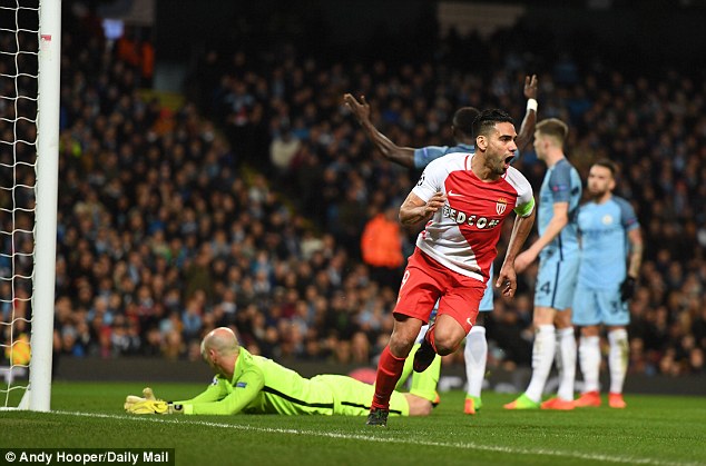 Ekspresi Falcao usai bikin gol ke gawang Manchester City/Daily Mail