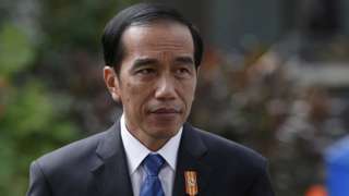 Presiden Jokowi menyatakan praktik politik ekstrim sekarang ini lantaran demokrasi kita kebablasan (REUTERS)