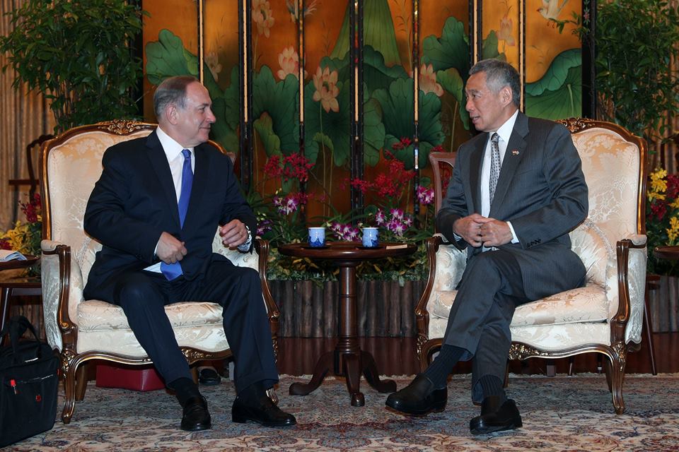 Netanyahu dan Lee Hsien Loong (Foto Reutere)