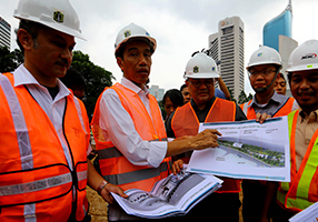 Presiden Jokowi meninjau pelaksanaan pembangunan MRT Jakarta (foto : jakartamrt)