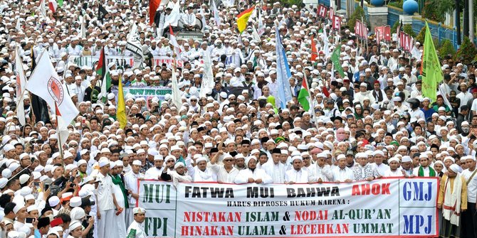 Ormas Islam demo Ahok. ©2016 Merdeka.com/Muhammad Luthfi Rahman