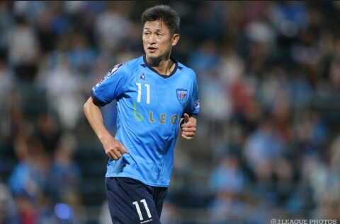 (Aksi Miura bersama Yokohama FC / sumber foto : jleague)