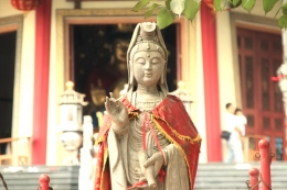 (source: https://www.indonesiakaya.com/jelajah-indonesia/detail/pagoda-avalokitesvara-buddhagaya-watugong-pagoda-tertinggi-di-indonesia)