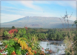 View Gunung Tambora NTB di tanjakan teluk Toti Mo'i. Dokpri