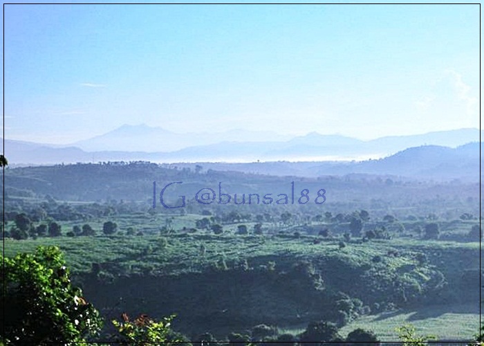 Hills view di desa Sambi kabupaten Dompu NTB, salah satu momen traveling berkesan saya. Dokpri