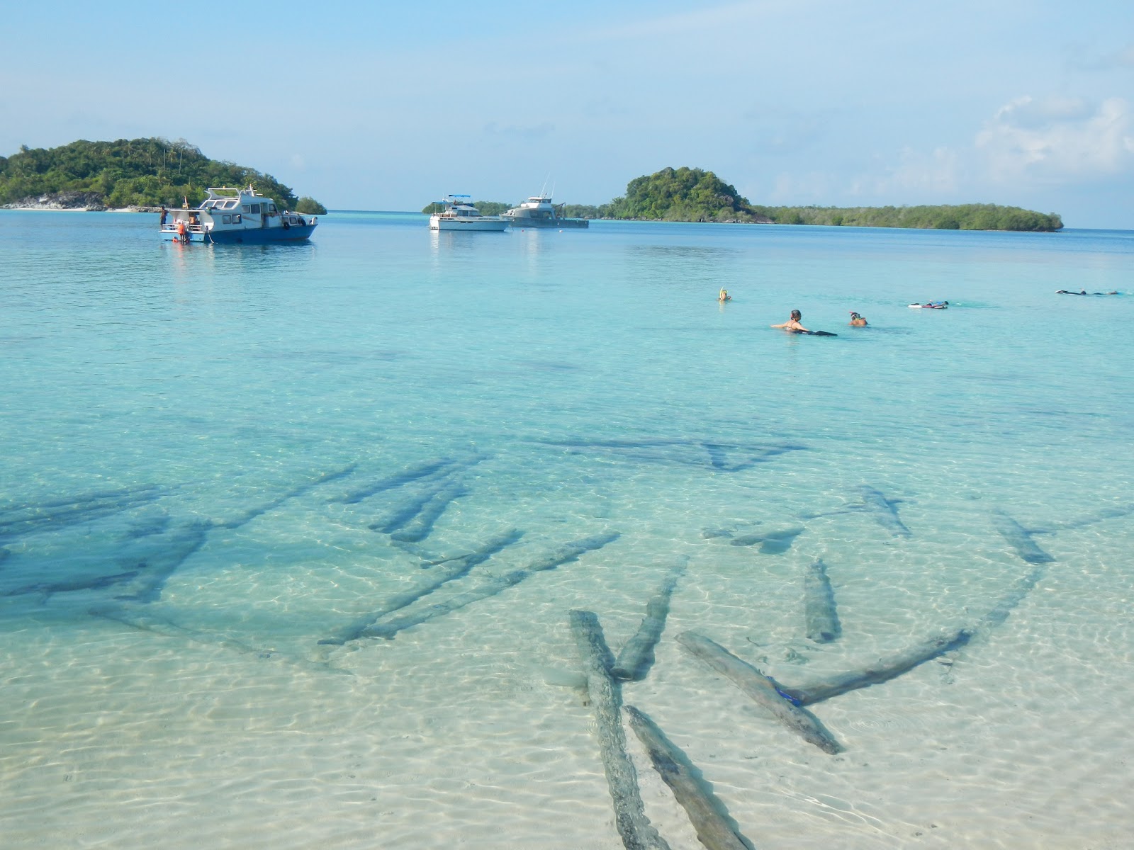 Kepulauan Anambas, Pulau Bawah || wisataalamindonesia81.wordpress.com