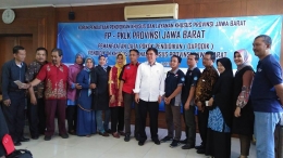 Pose beberapa kepala sekolah, petinggi dinas Prov. Jawa Barat, dan pembicara - Dok.Susanti Hara Jv