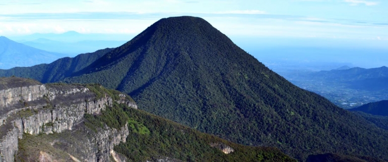 Kawasan Gunung Gede Pangrango. (Foto: wisatacibodas.com)