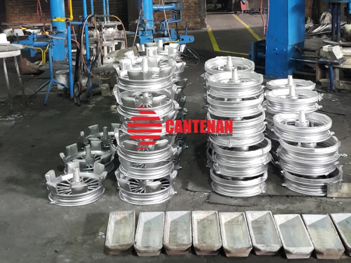 Kerajinan dari Jogja Bukan Hanya Perak Kotagede oleh Kerajinan dari Jogja Bukan Hanya Perak Kotagede oleh