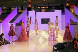 Ivan Gunawan menampilkan 10 karya busana miliknya di Jogja Fashion Festival 2017 *pr