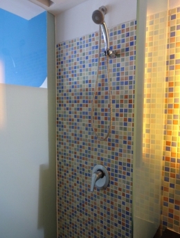 Shower room (Sumber: dokumen pribadi)