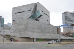 Gedung Perot Museum of Nature & Science, Dallas, Texas (dokumentasi pribadi)